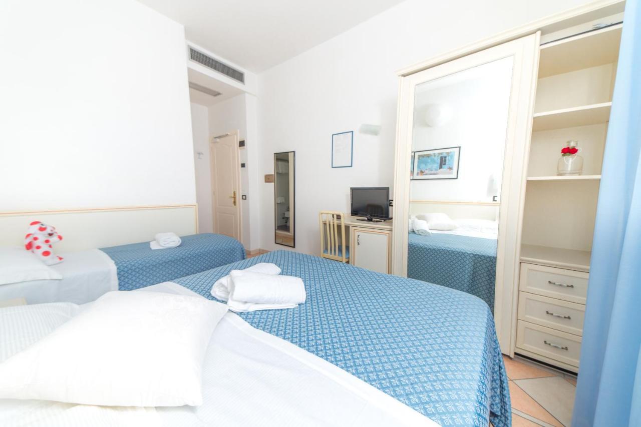 Hotel Elite Cattolica Exterior photo