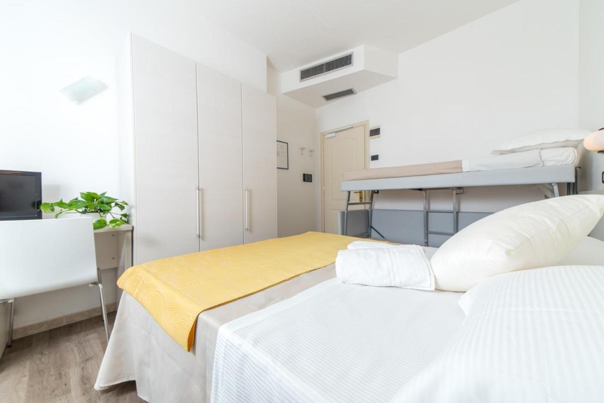 Hotel Elite Cattolica Exterior photo