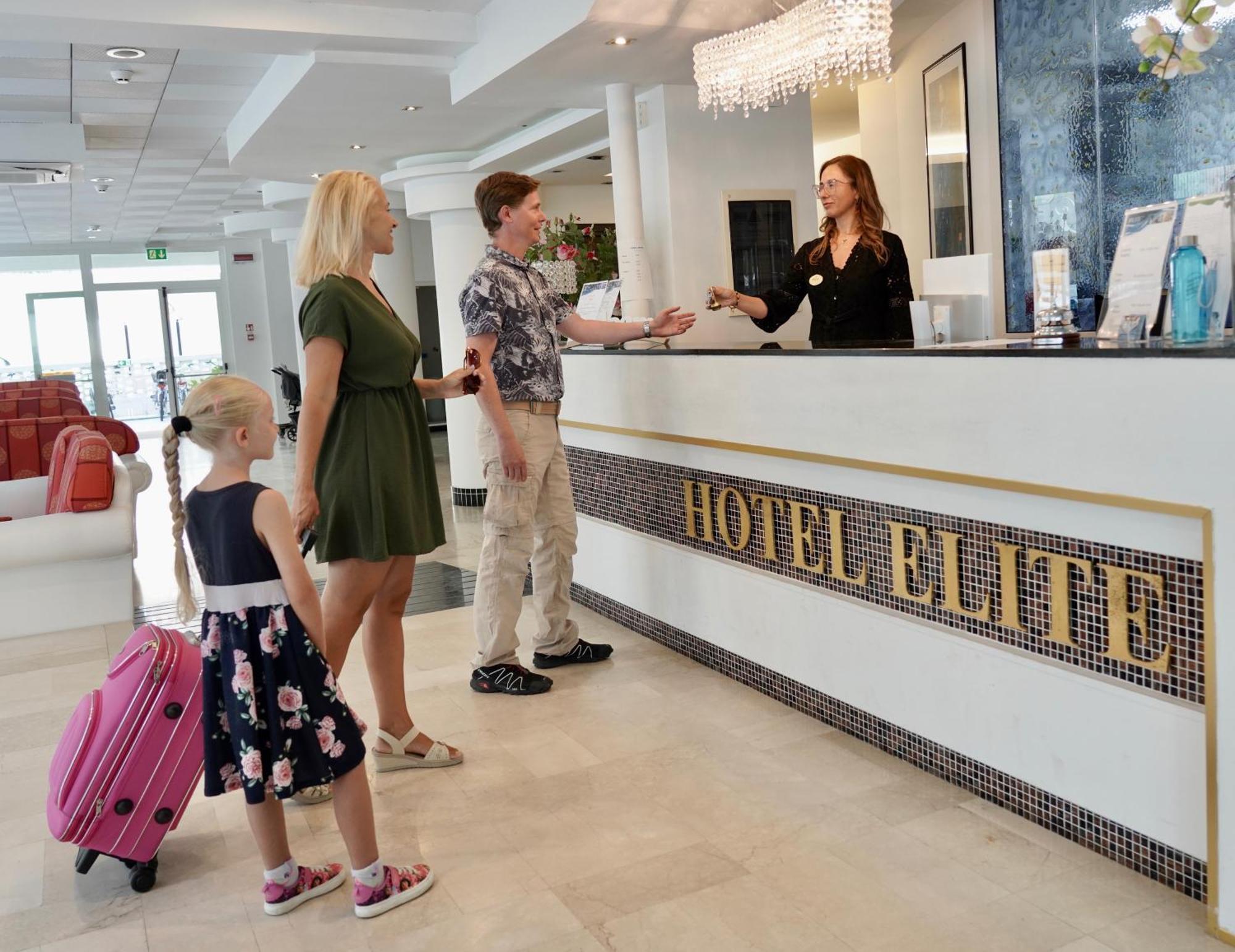 Hotel Elite Cattolica Exterior photo